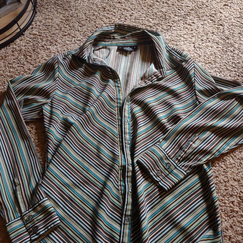 Ninety button top